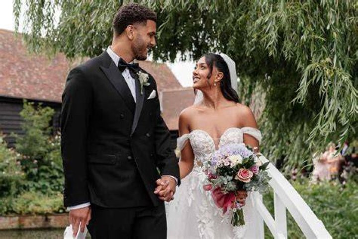 Love Island stars Sanam and Kai discovered a hidden gem in countryside near Oldham