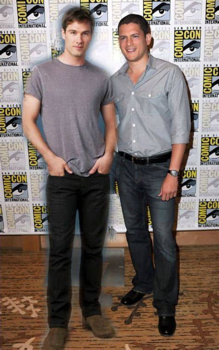 luke macfarlane and wentworth miller Luke Macfarlane Photo (42130333