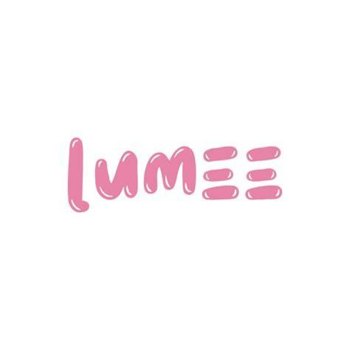 LuMee's selfie phone case is a celebrity-loved must have