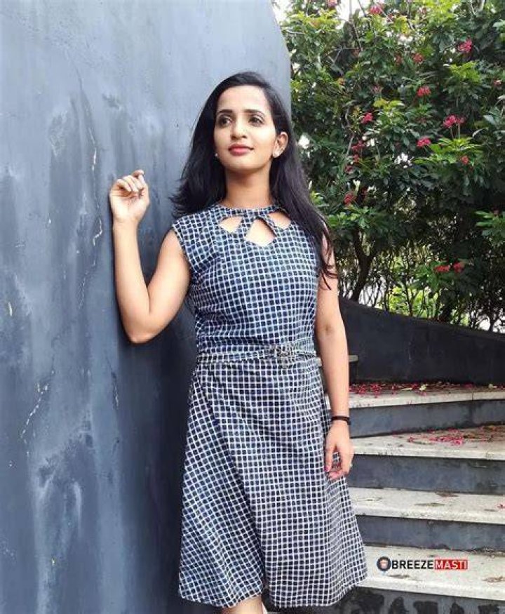Malavika Krishnadas Wiki