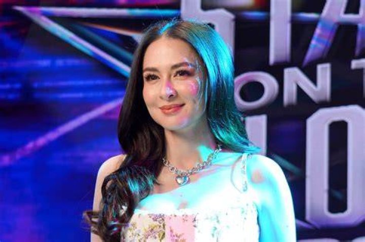  Marian Rivera was performing on Filipino TV when she suffered the wardrobe malfunction