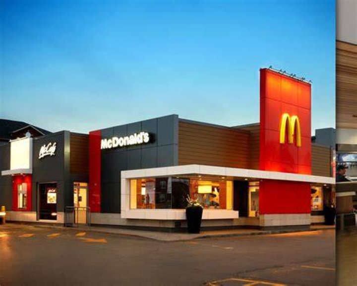  McDonald's cheeseburger is only 300 calories whereas Eat's fancy roasted veg contains 514 calories
