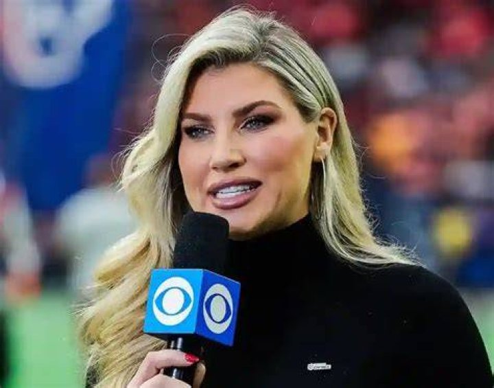 Melanie Collins, Age
