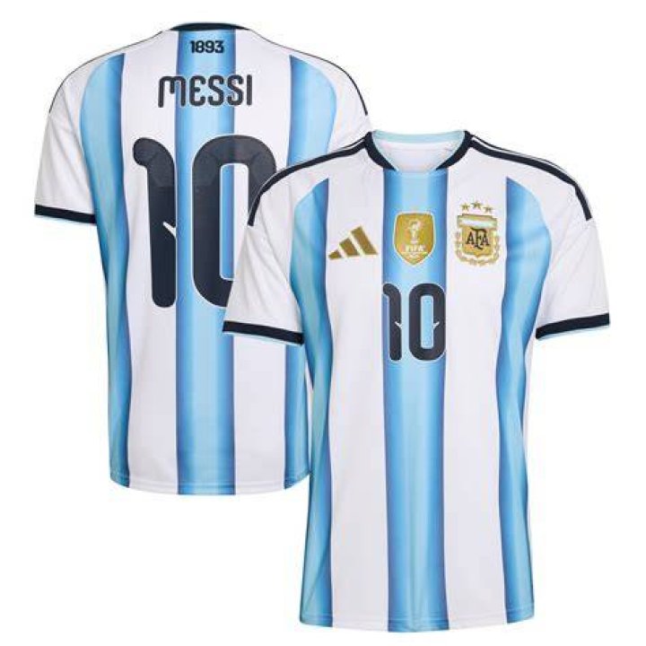 messi-in-argentina-jersey