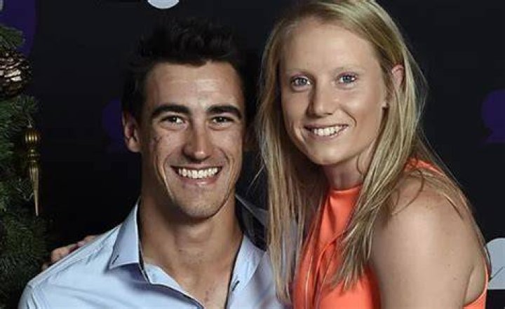 Mitchell Starc With His Wife Alyssa Healy