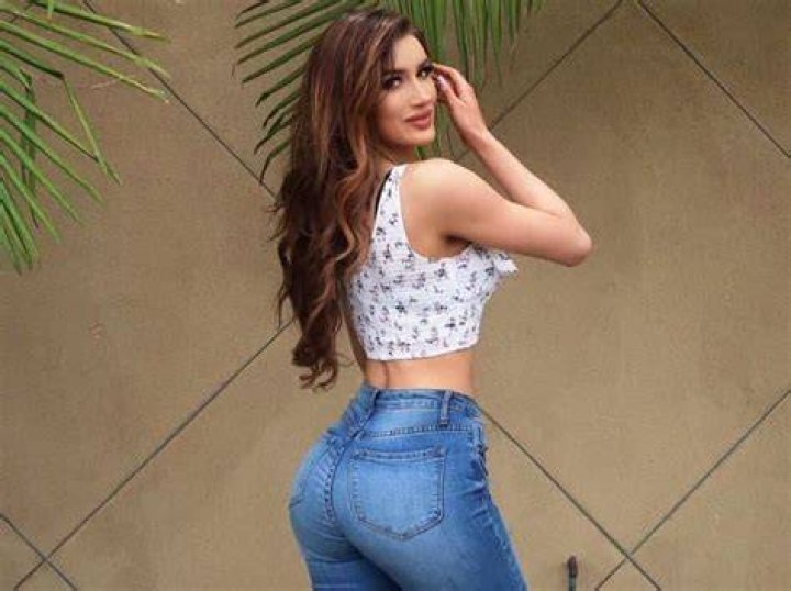 Molly Eskam Age, Height & Weight