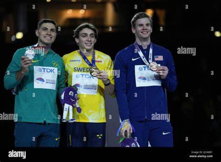 Mondo Duplantis Receiving His Medal 