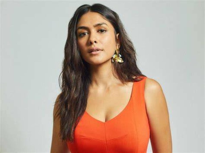 Mrunal thakur in orange dress 