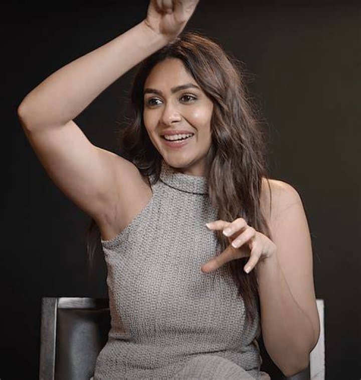 Mrunal Thakur r/armpitfantasy