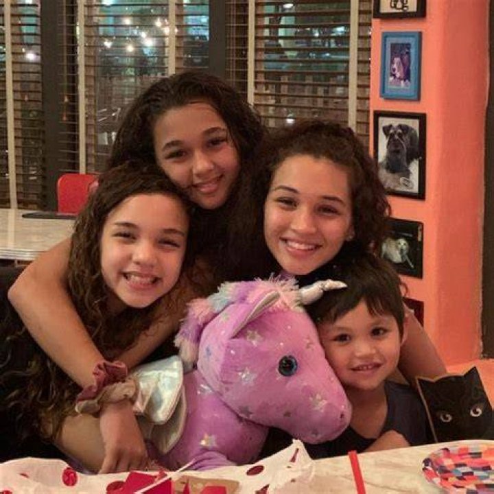 Mya Allen With Her Sisters And Brother