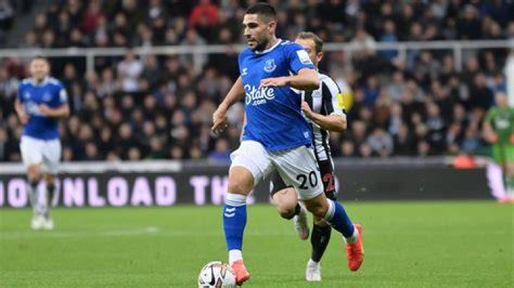 Neal Maupay was spotted wearing different colored socks to his team-mates against Newcastle