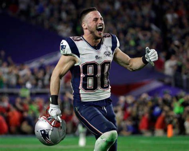 NFL Player Danny Amendola Packs On the PDA with Girlfriend Jean Watts