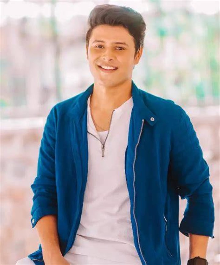 Nitish Bhaluni Height, Weight, Physical Appearance