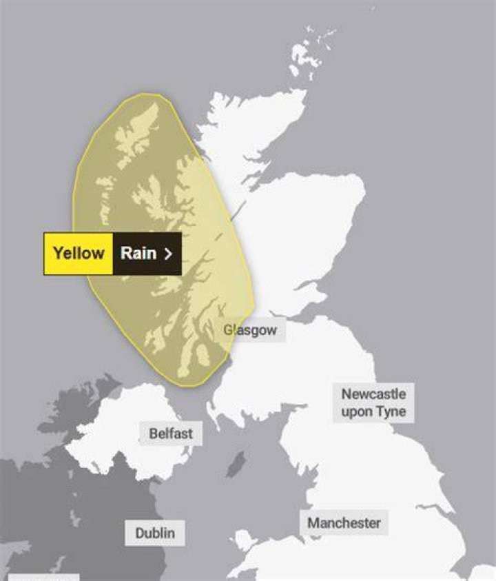  Northern Scotland is hit by snow fall and below freezing temperatures