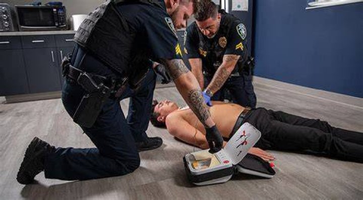  Officers were seen giving CPR at the scene