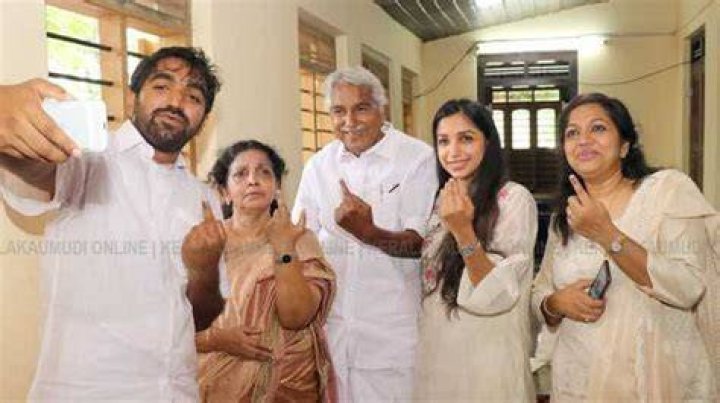 Oommen Chandy wife