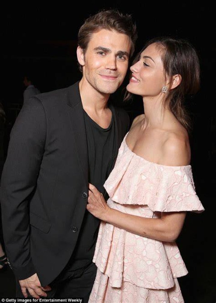 Paul Wesley & Phoebe Tonkin might be back together. Paul Wesley Phoebe