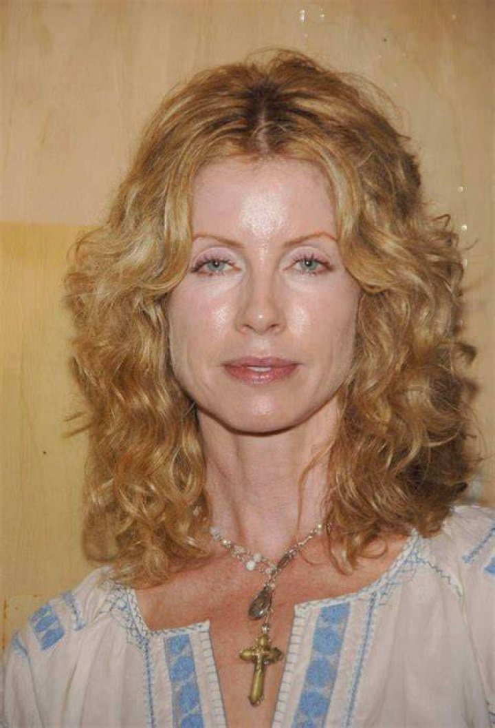 Picture of Julianne Phillips