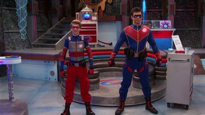 Pin by ⓇⓄⒷⒺⓇⓉⓄ on Henry Danger &zwj;&zwj;♂️ in 2022 Girls in love, Ray