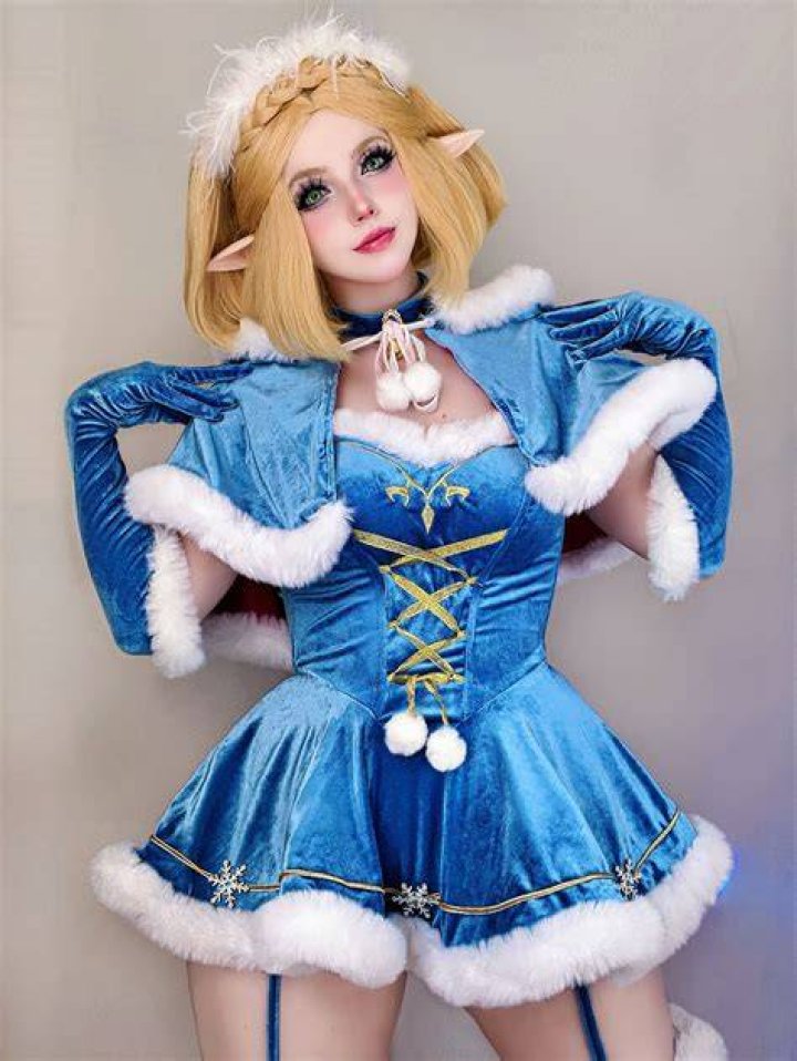 Pin de 𝖉𝖊𝖆𝖙𝖍 em cosplay em 2022 Garotas magras, Garotas, Garotas