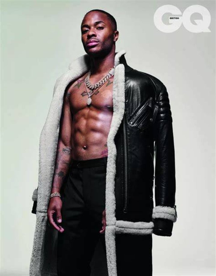 Raheem Sterling Posing With His FWA Player Of The Year Trophy In 2019