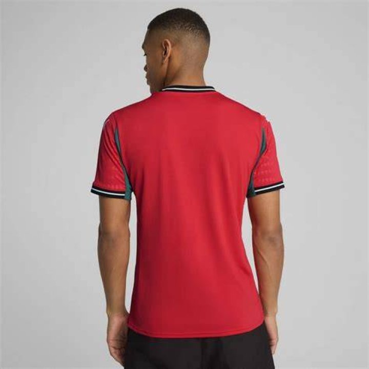red-jersey-WN-DeRosa
