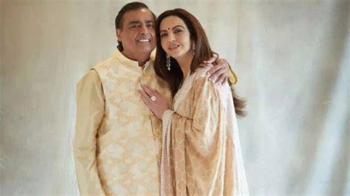 Sanjay B Jumaani Wife & Son