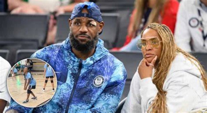Savannah James With Her Mom