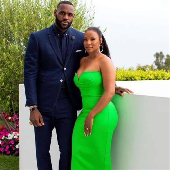 Savannah James 