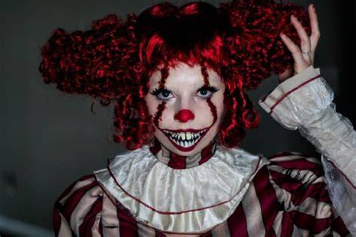  She recreated Pennywise the clown from the movie It
