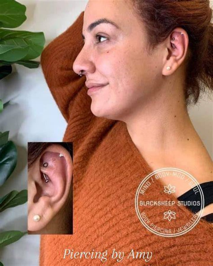 She revealed the piercing left her with a scar