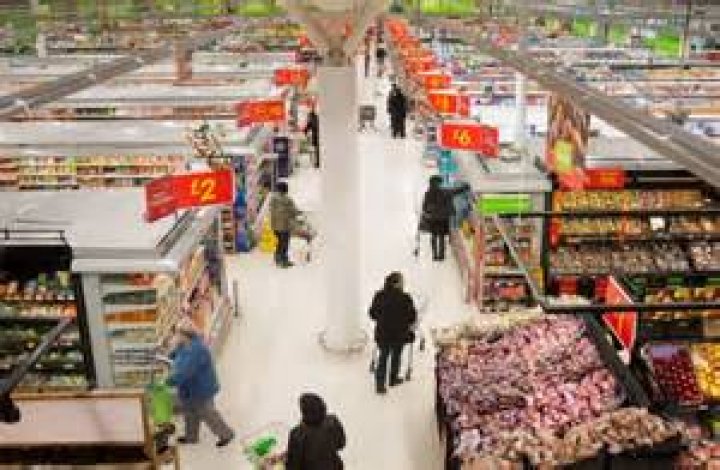 Shoppers are flocking to Tesco to nab a £320 North Face fleece coat dupe