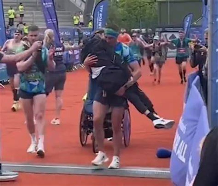  Sinfield's seven marathons finish tomorrow