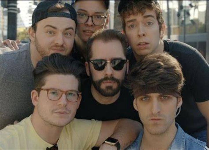 Sugar Pine 7 and The Dolan Twins Top the 2017 Streamy Awards