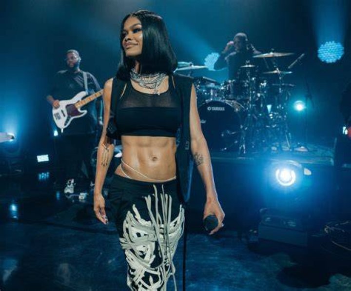 teyana taylor abs
