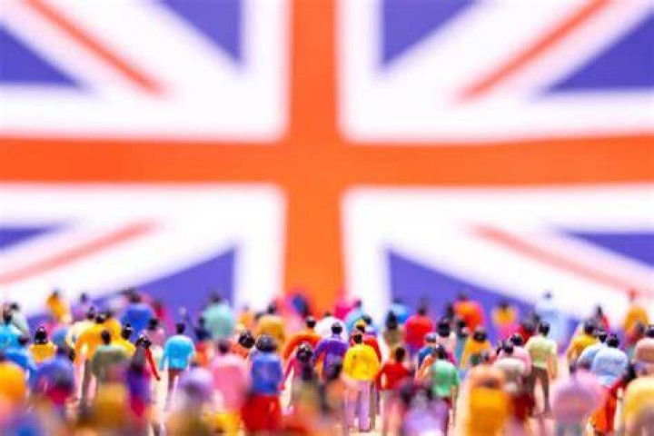  The number of Brits describing themselves as bisexual has hugely increased in recent years, with more 16-24 year olds describing themselves as bi than gay or lesbian for the first time