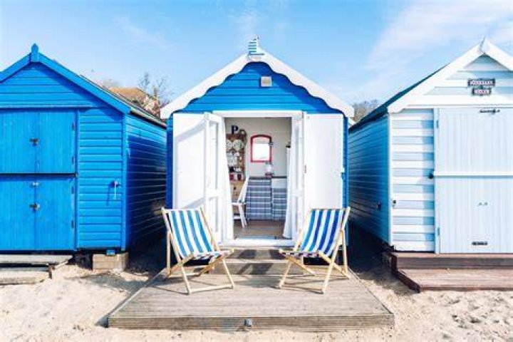  This posh beach hut in Dorset has everything you could possibly want in a bolthole