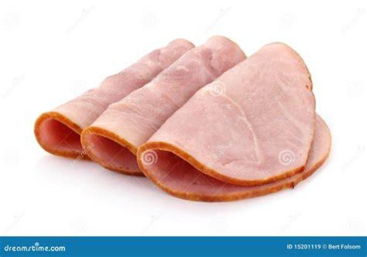  Three slices of ham and pineapple pizza have fewer calories than a rainbow salad from Pod