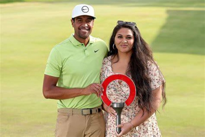 Tony-Finau-With His-Wife-And-Kids