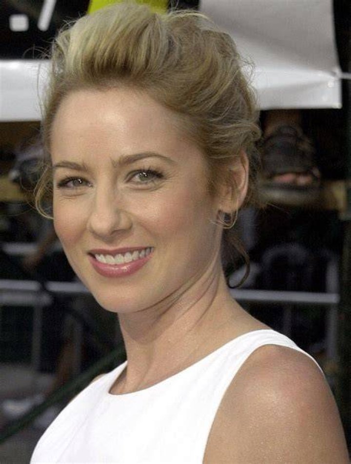 Traylor Howard Biography, Height & Life Story Super Stars Bio