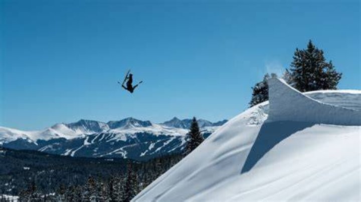 Trevor Kennison On A Snowboarding Run After His Recovery