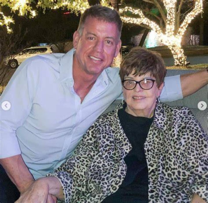 Troy Aikman Mom, Parents