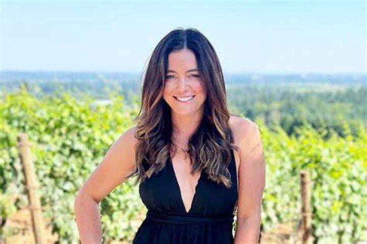 Twitter user slams Malia White.