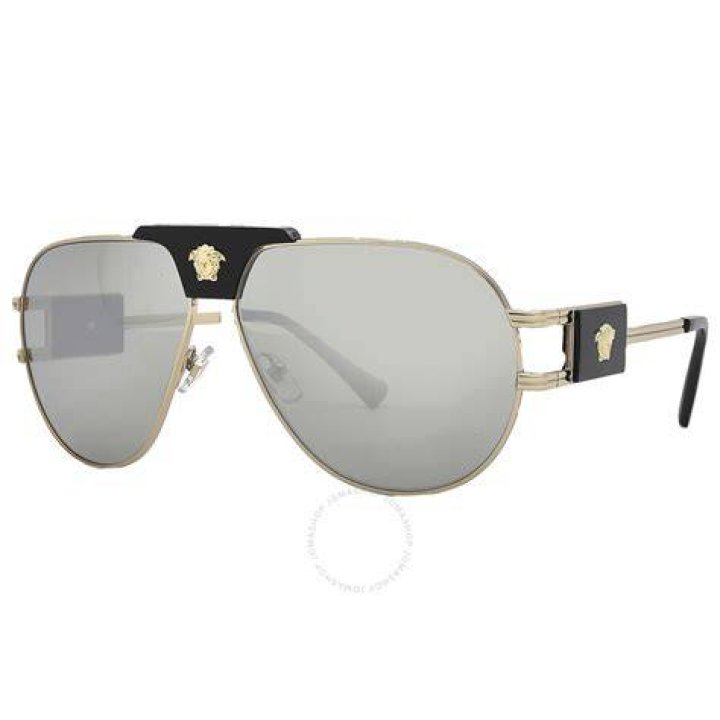 Versace&rsquo;s Pilot Sunglasses