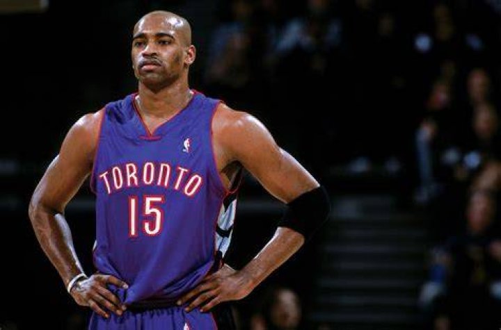 Vince Carter playing basketball