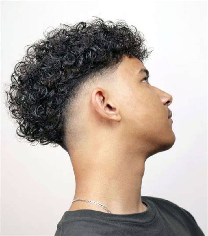W haircuts Taper fade curly hair, Taper fade haircut, Tapered haircut