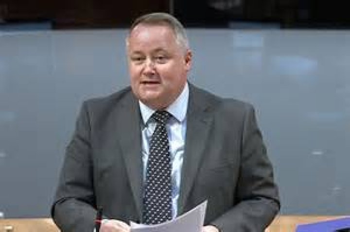 Welsh Conservative MS Darren Millar has called for a probe into sightings of a 'puma;