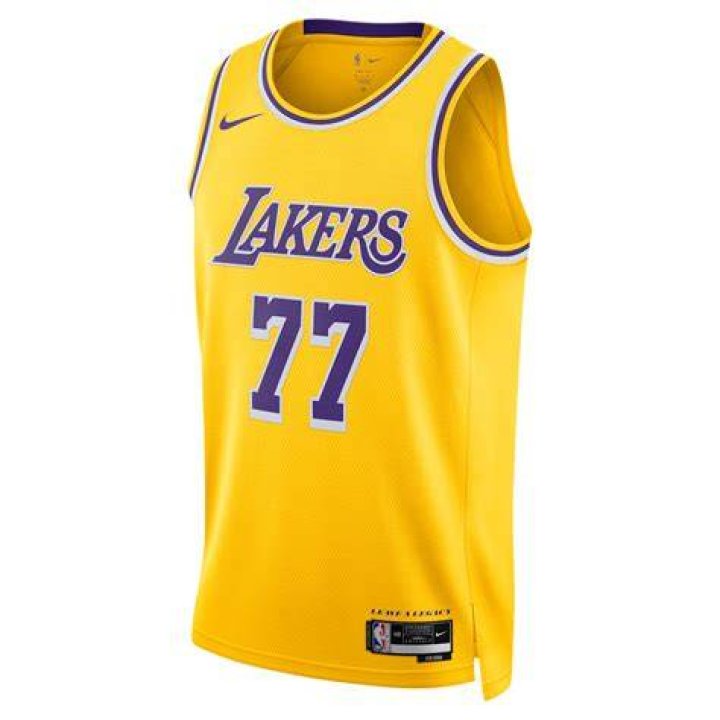 yellow-lakers-javaris