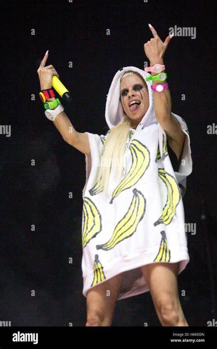 Yolandi Visser (Anri du Toit) Bio, Facts, Family Life of South