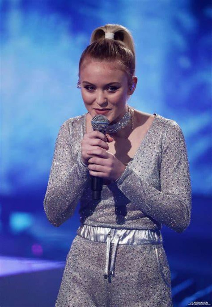 Zara Larsson 17 by Swifty8993 on DeviantArt